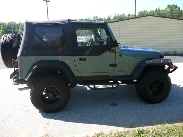 1998 Jeep Wrangler 2dr 102 WB 4WD Value Manual