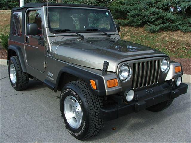 2004 Jeep Wrangler 2005 Nissan LE Platinum