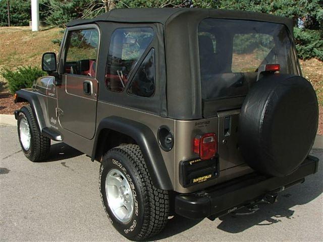 2004 Jeep Wrangler 2005 Nissan LE Platinum