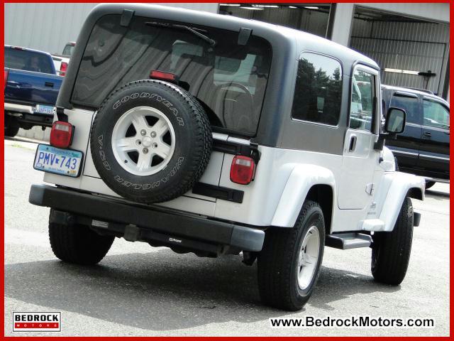 2005 Jeep Wrangler ALL Wheel Drive - NEW Tires