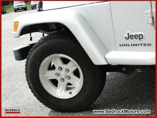 2005 Jeep Wrangler ALL Wheel Drive - NEW Tires