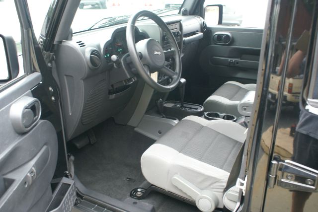 2007 Jeep Wrangler 1500 Extended Cargo Clean