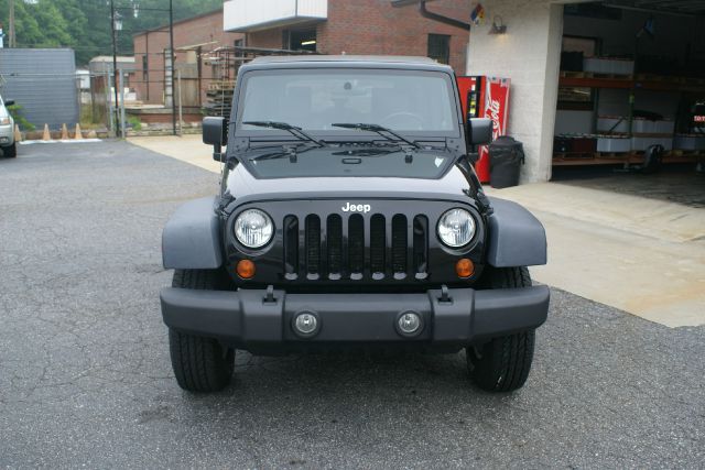 2007 Jeep Wrangler 1500 Extended Cargo Clean