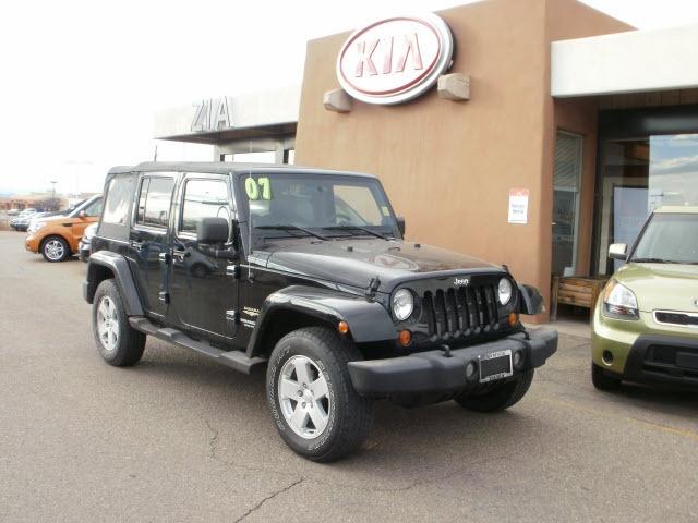 2007 Jeep Wrangler 3500 Dually 12 BOX Truck