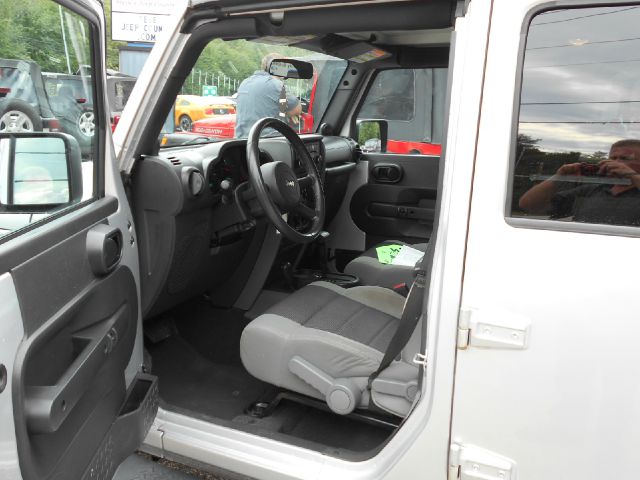 2007 Jeep Wrangler 1500 Extended Cargo Clean