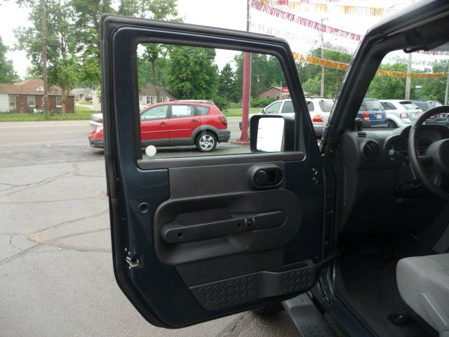 2007 Jeep Wrangler 1500 Extended Cargo Clean