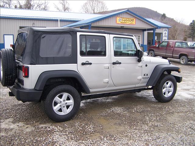 2007 Jeep Wrangler ST Club Cab 8-ft. Bed 4WD