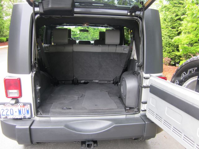 2007 Jeep Wrangler 1500 Extended Cargo Clean