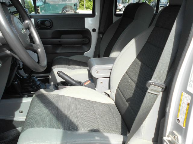 2007 Jeep Wrangler 1500 Extended Cargo Clean