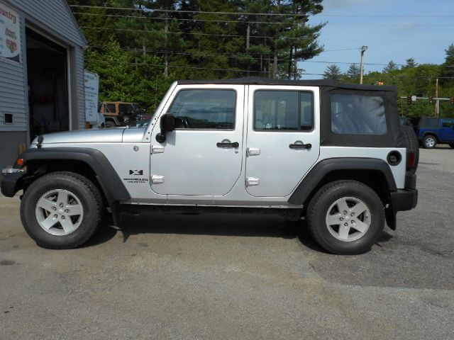 2007 Jeep Wrangler 1500 Extended Cargo Clean