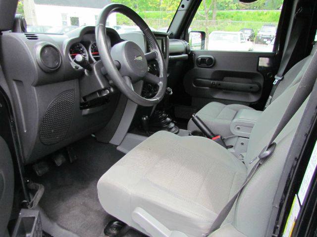 2007 Jeep Wrangler 1500 Extended Cargo Clean