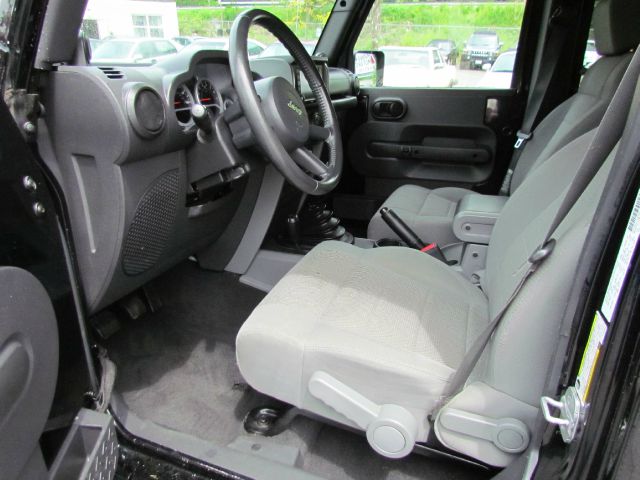 2007 Jeep Wrangler 1500 Extended Cargo Clean