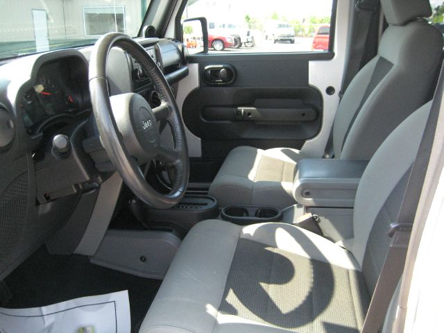 2009 Jeep Wrangler 1500 Extended Cargo Clean