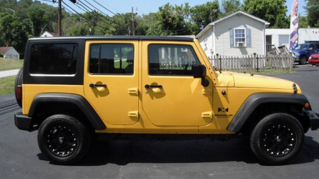 2009 Jeep Wrangler 1500 Extended Cargo Clean