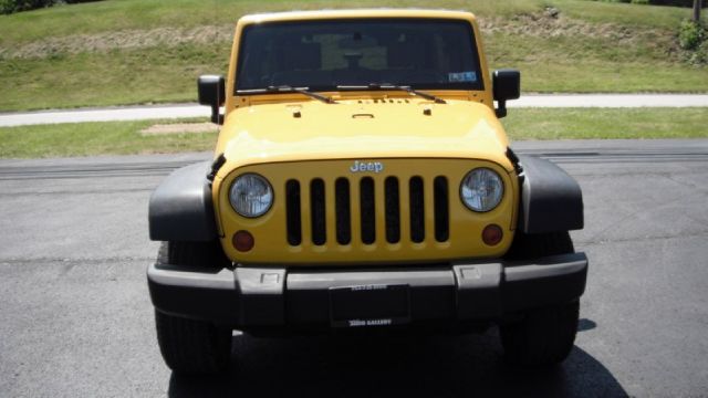 2009 Jeep Wrangler 1500 Extended Cargo Clean