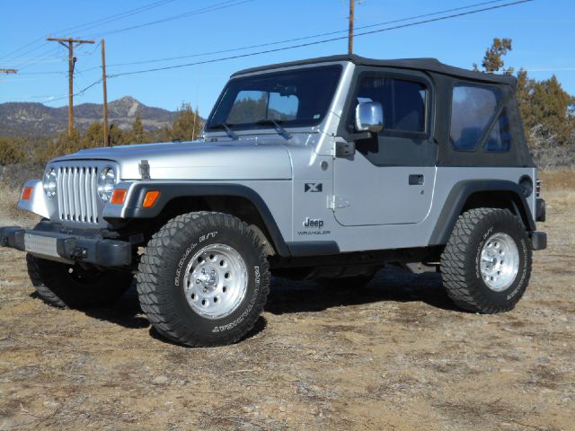 2005 Jeep Wrangler Unlimited 1500 Extended Cargo Clean