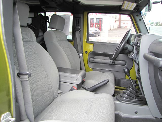 2007 Jeep Wrangler Unlimited 1500 Extended Cargo Clean