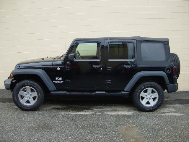 2007 Jeep Wrangler Unlimited 1500 Extended Cargo Clean