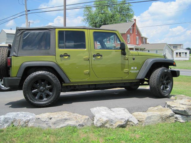 2007 Jeep Wrangler Unlimited 1500 Extended Cargo Clean