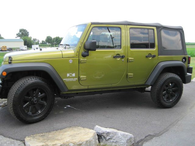 2007 Jeep Wrangler Unlimited 1500 Extended Cargo Clean