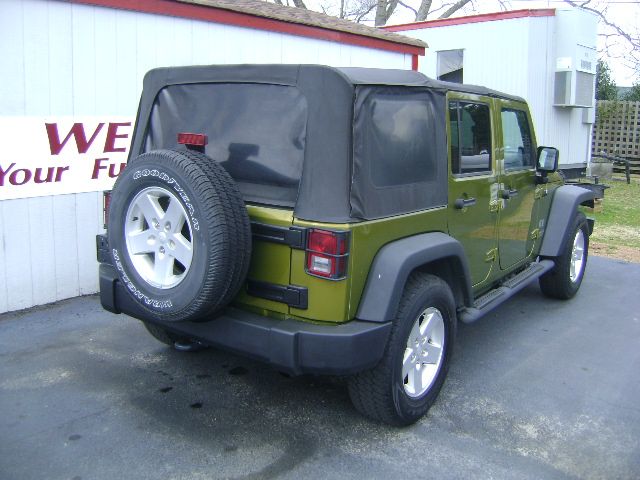 2007 Jeep Wrangler Unlimited ST Club Cab 8-ft. Bed 4WD