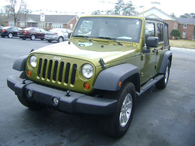 2007 Jeep Wrangler Unlimited ST Club Cab 8-ft. Bed 4WD