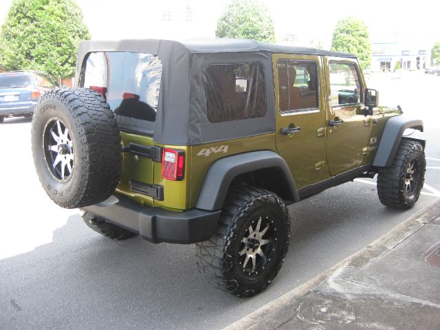 2007 Jeep Wrangler Unlimited 1500 Extended Cargo Clean