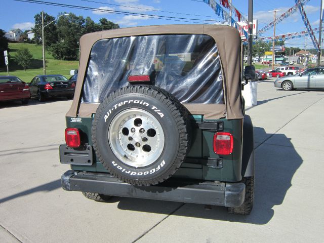 2007 Jeep Wrangler Unlimited 1500 Extended Cargo Clean