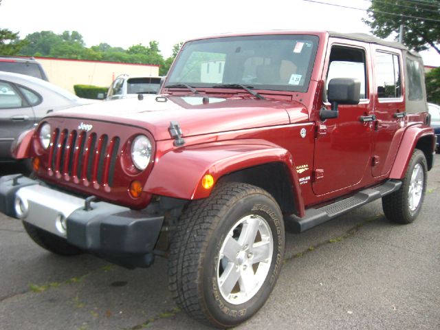 2009 Jeep Wrangler Unlimited 1500 Extended Cargo Clean