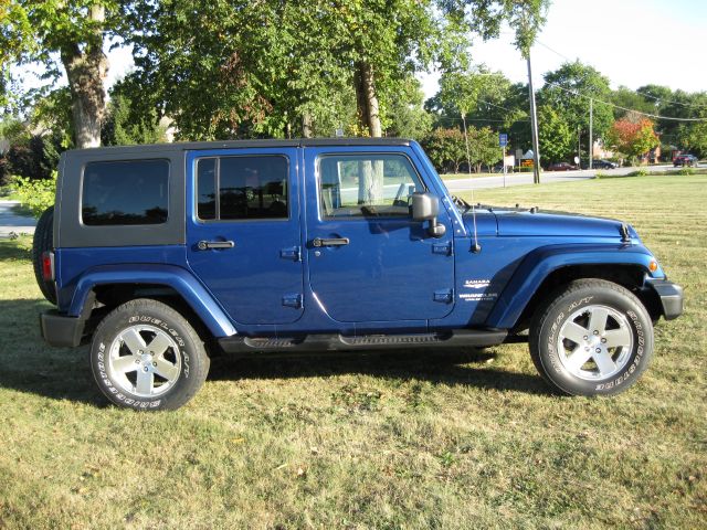 2009 Jeep Wrangler Unlimited 1500 Extended Cargo Clean