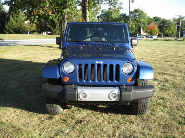 2009 Jeep Wrangler Unlimited 1500 Extended Cargo Clean