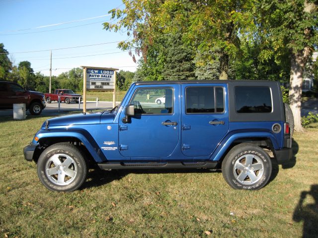 2009 Jeep Wrangler Unlimited 1500 Extended Cargo Clean