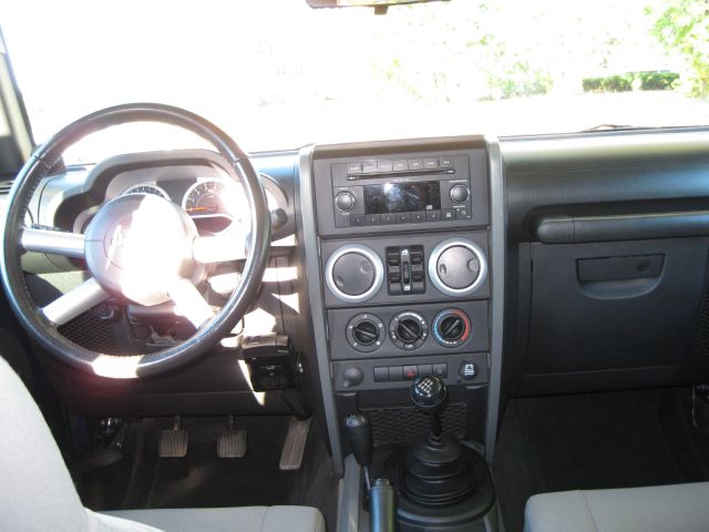 2009 Jeep Wrangler Unlimited 1500 Extended Cargo Clean