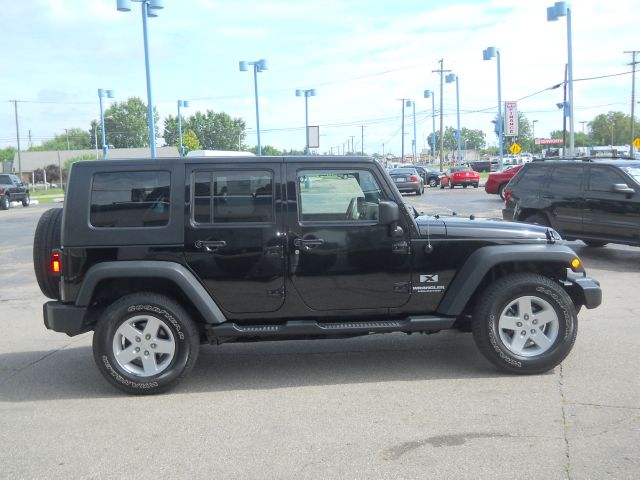 2009 Jeep Wrangler Unlimited 1500 Extended Cargo Clean