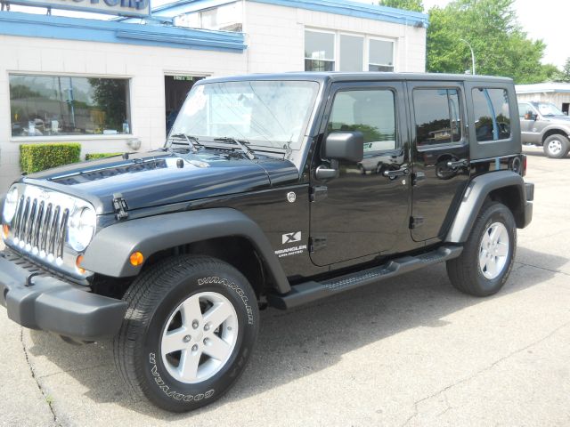 2009 Jeep Wrangler Unlimited 1500 Extended Cargo Clean