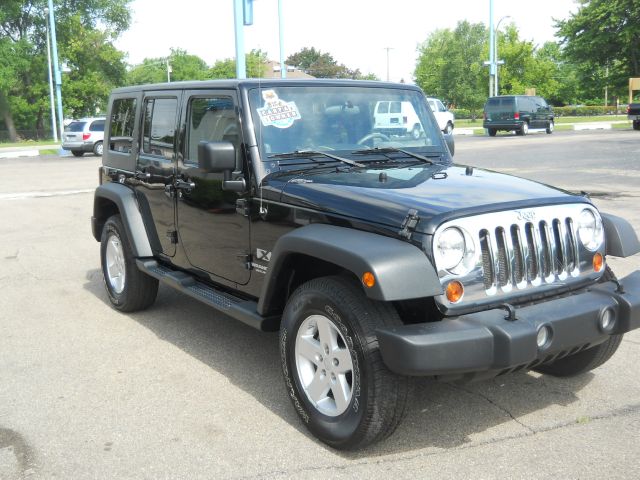 2009 Jeep Wrangler Unlimited 1500 Extended Cargo Clean