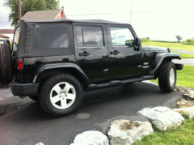 2010 Jeep Wrangler Unlimited 1500 Extended Cargo Clean