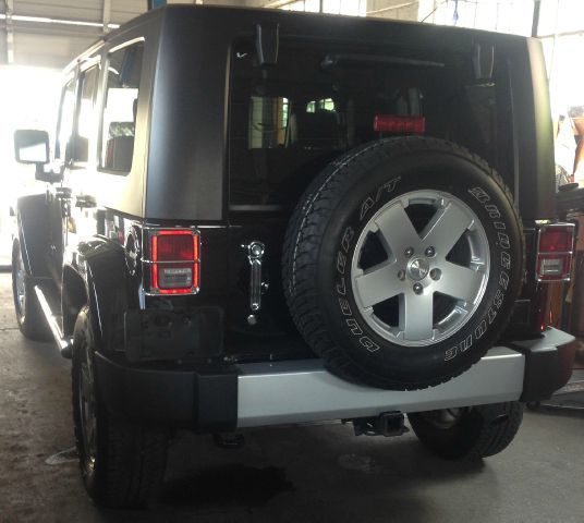 2010 Jeep Wrangler Unlimited 1500 Extended Cargo Clean