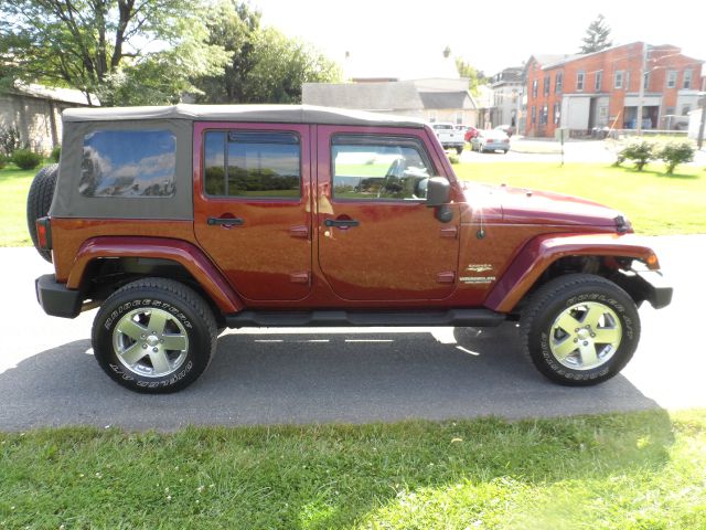 2010 Jeep Wrangler Unlimited 1500 Extended Cargo Clean