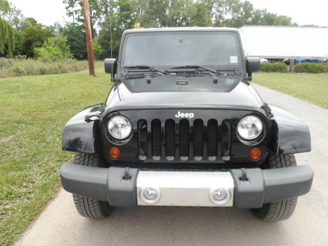 2010 Jeep Wrangler Unlimited 1500 Extended Cargo Clean