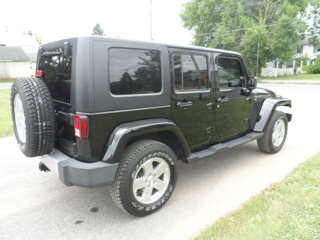 2010 Jeep Wrangler Unlimited 1500 Extended Cargo Clean