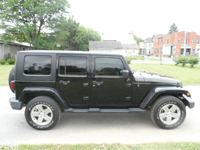 2010 Jeep Wrangler Unlimited 1500 Extended Cargo Clean