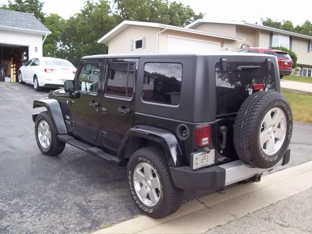 2010 Jeep Wrangler Unlimited 1500 Extended Cargo Clean