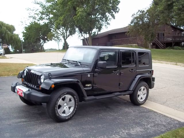 2010 Jeep Wrangler Unlimited 1500 Extended Cargo Clean