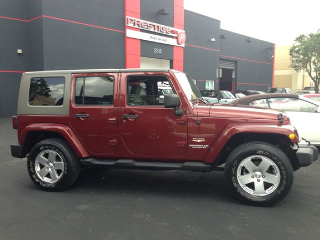 2010 Jeep Wrangler Unlimited 1500 Extended Cargo Clean