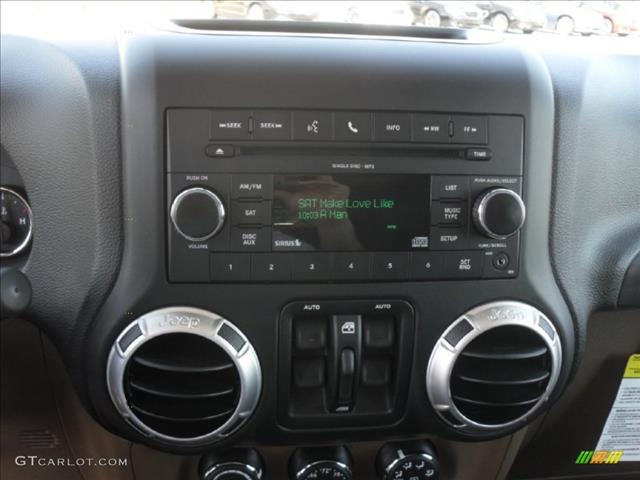 2011 Jeep Wrangler Unlimited 1500 Extended Cargo Clean