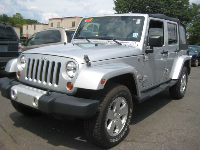 2011 Jeep Wrangler Unlimited 1500 Extended Cargo Clean