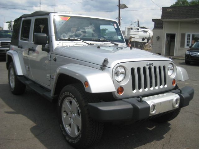 2011 Jeep Wrangler Unlimited 1500 Extended Cargo Clean