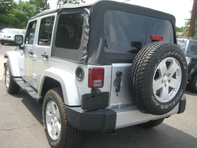 2011 Jeep Wrangler Unlimited 1500 Extended Cargo Clean