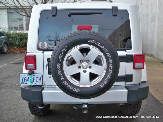 2011 Jeep Wrangler Unlimited 1500 Extended Cargo Clean